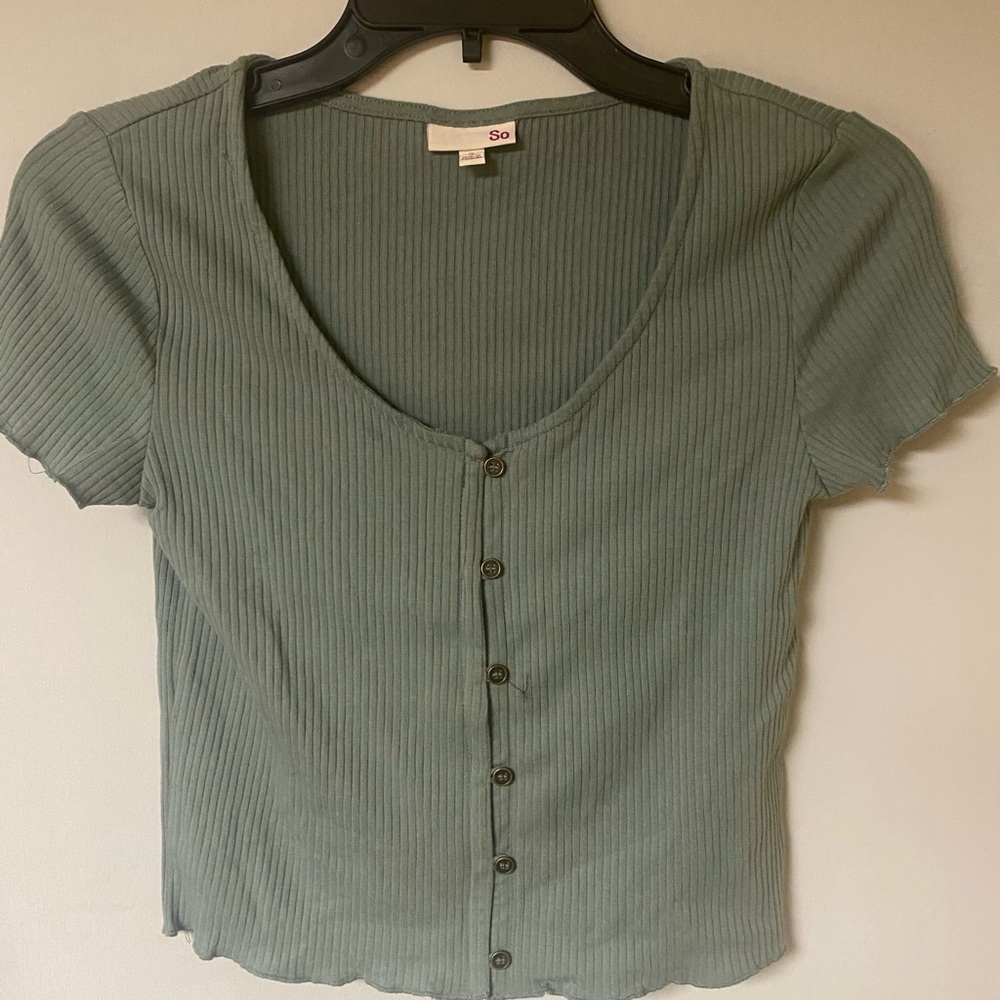 Cropped Tops - Picture 7 of 7